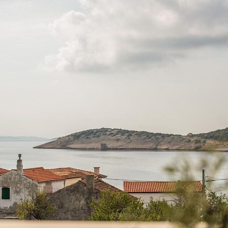 Beautiful Home In Martinscica With Wifi Экстерьер фото