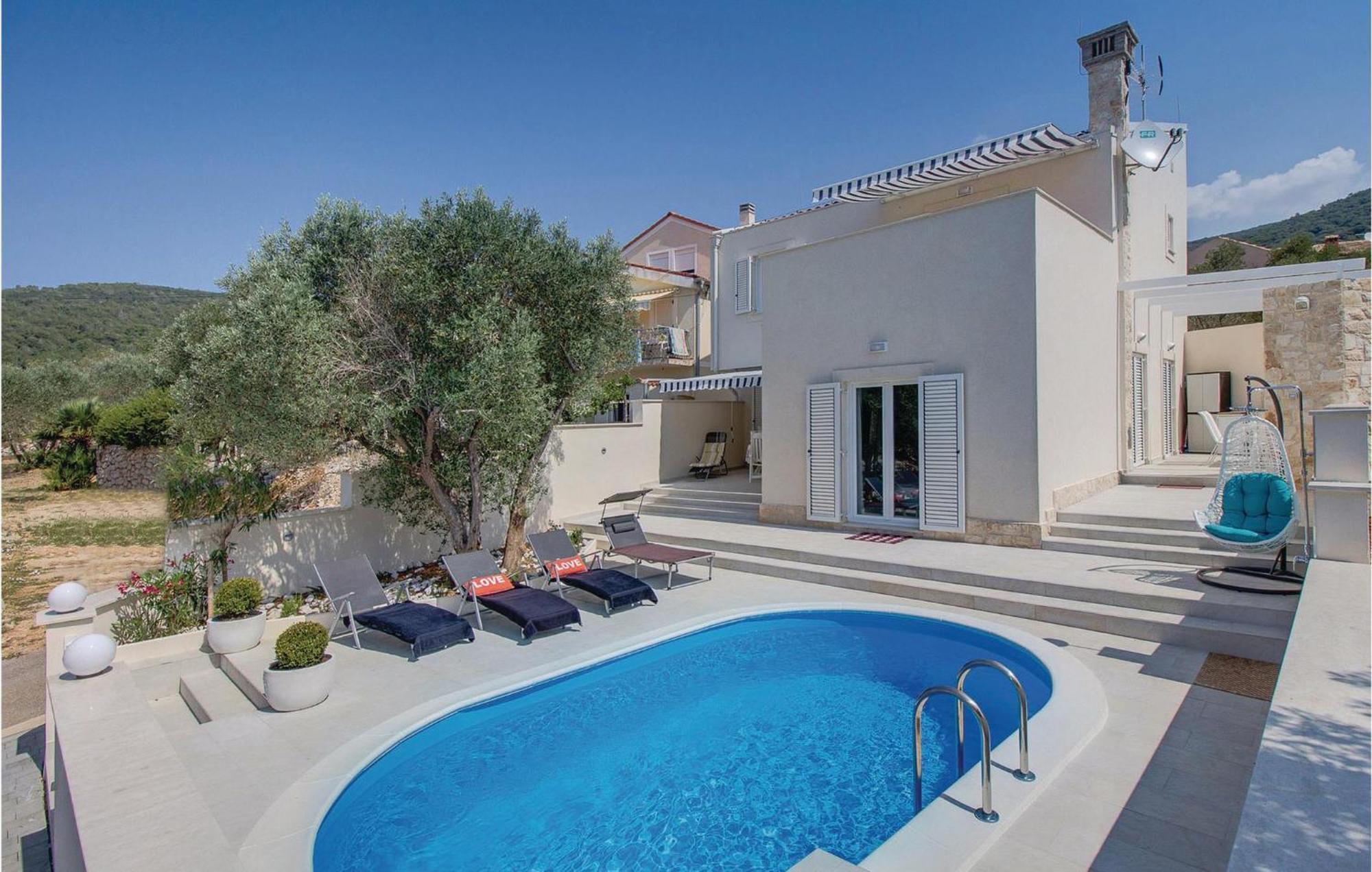 Beautiful Home In Martinscica With Wifi Экстерьер фото