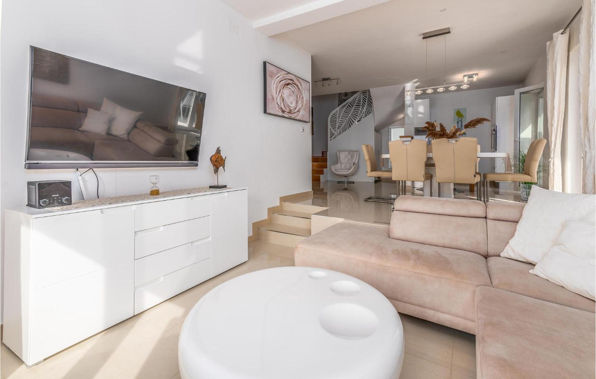 Beautiful Home In Martinscica With Wifi Экстерьер фото