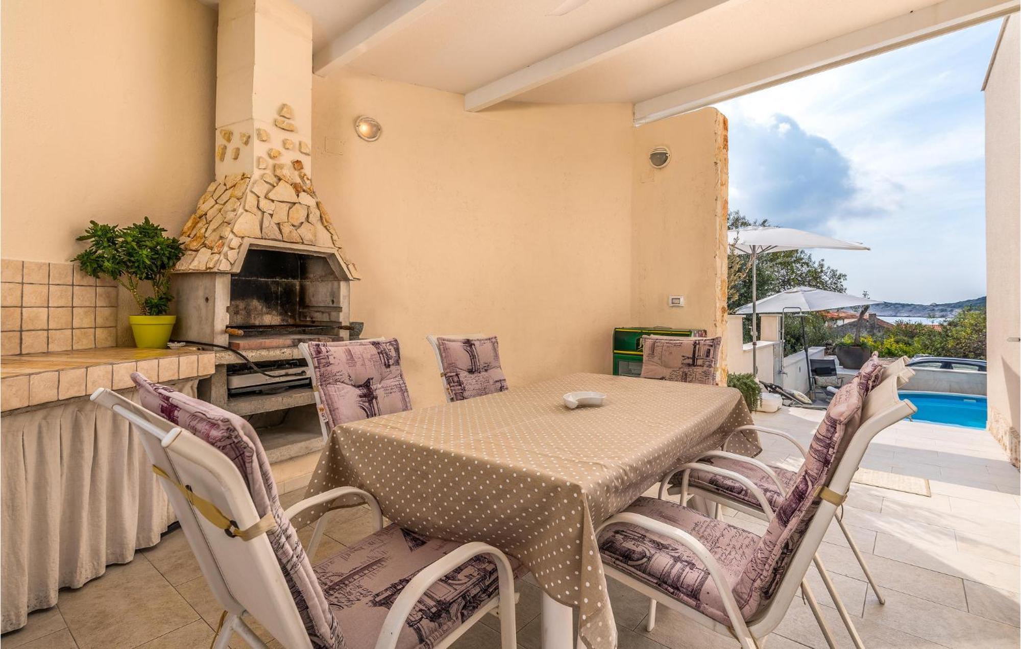 Beautiful Home In Martinscica With Wifi Экстерьер фото