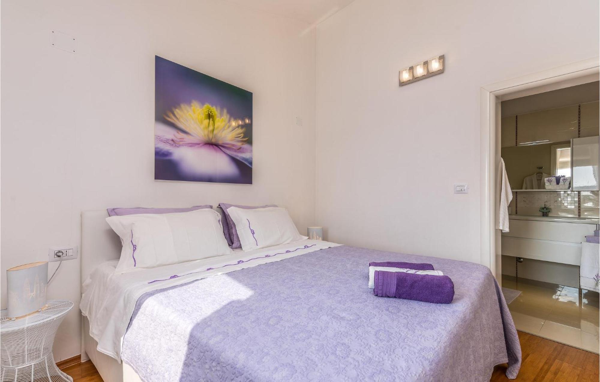 Beautiful Home In Martinscica With Wifi Экстерьер фото