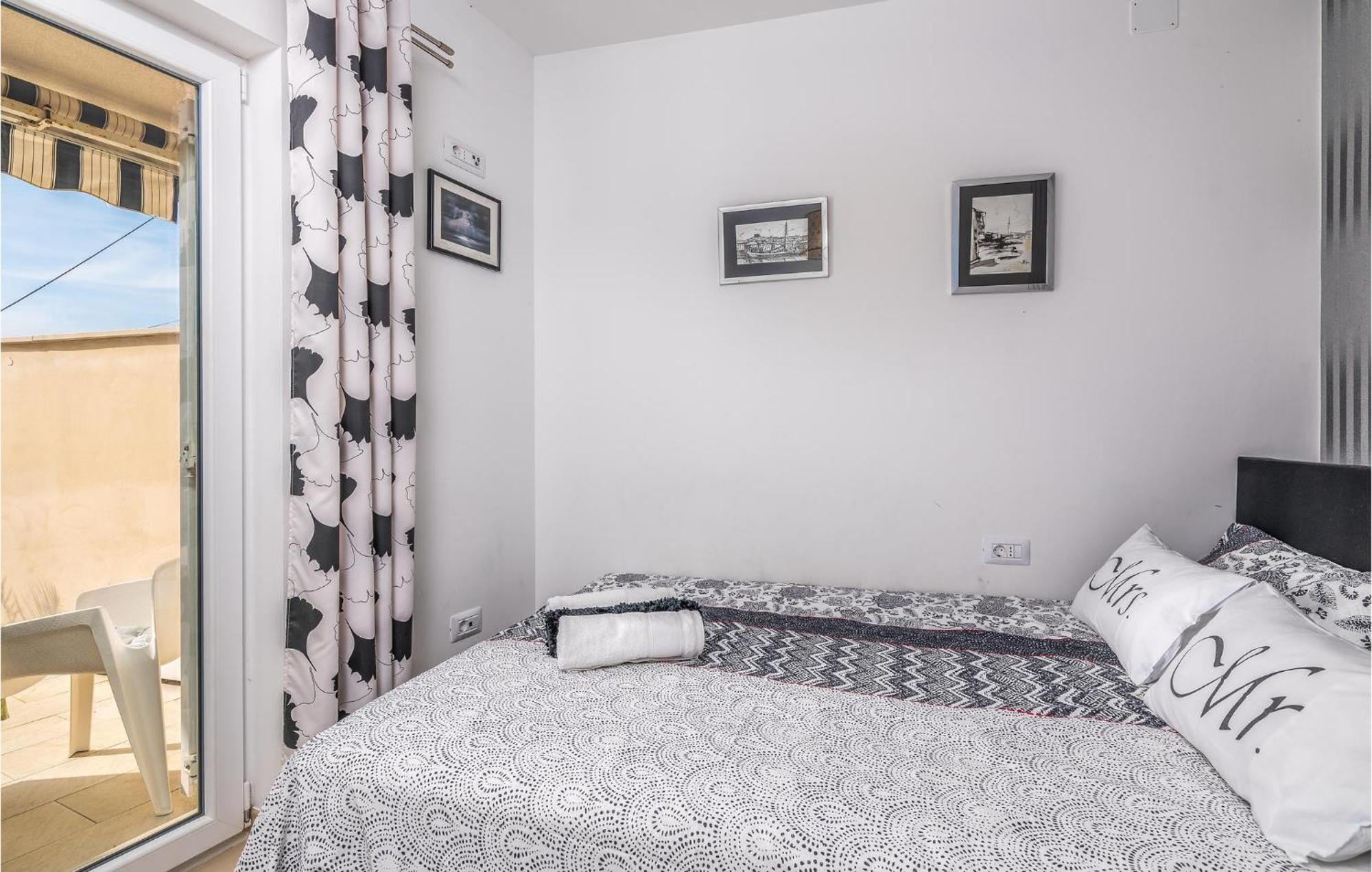 Beautiful Home In Martinscica With Wifi Экстерьер фото