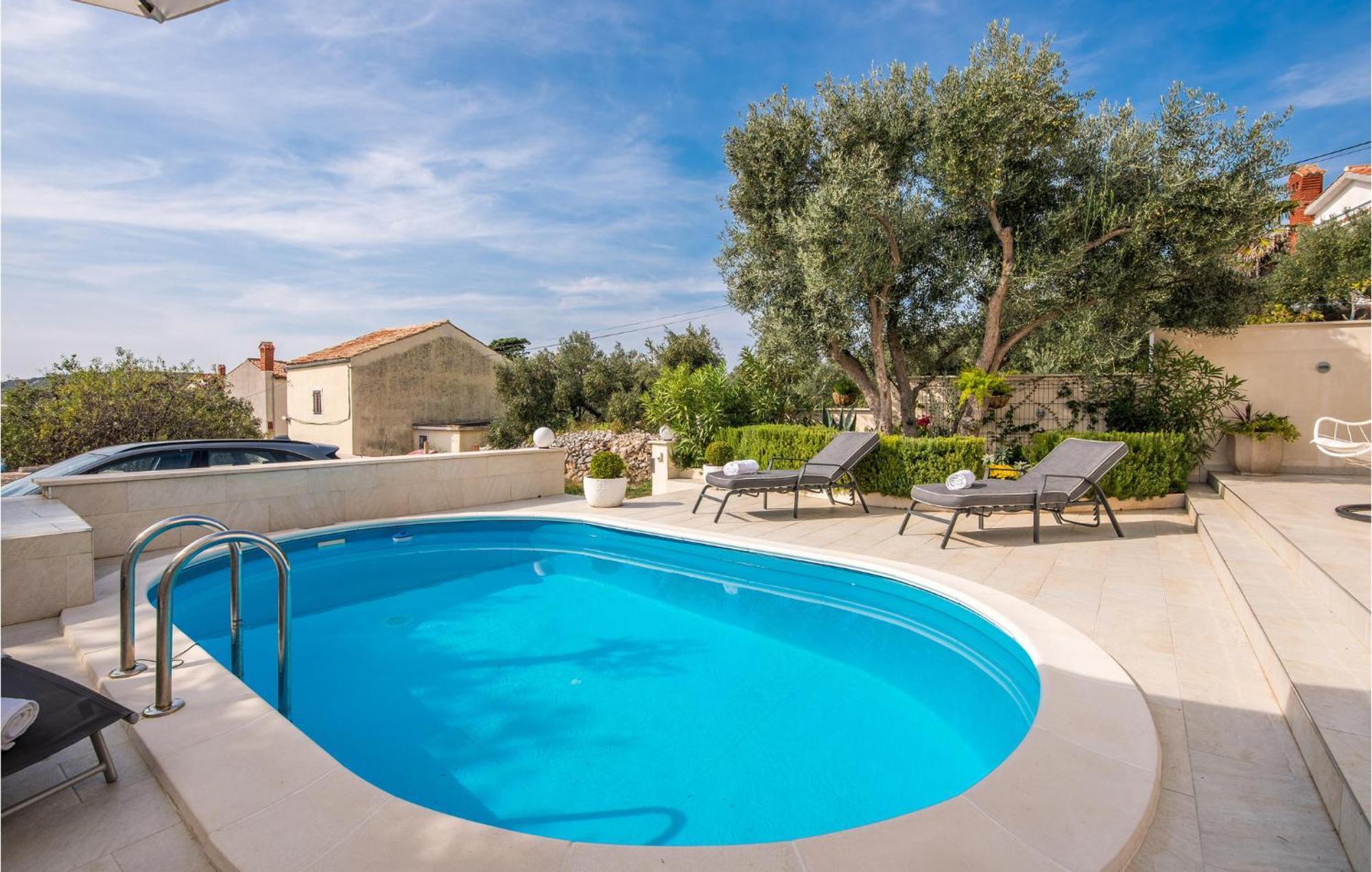 Beautiful Home In Martinscica With Wifi Экстерьер фото